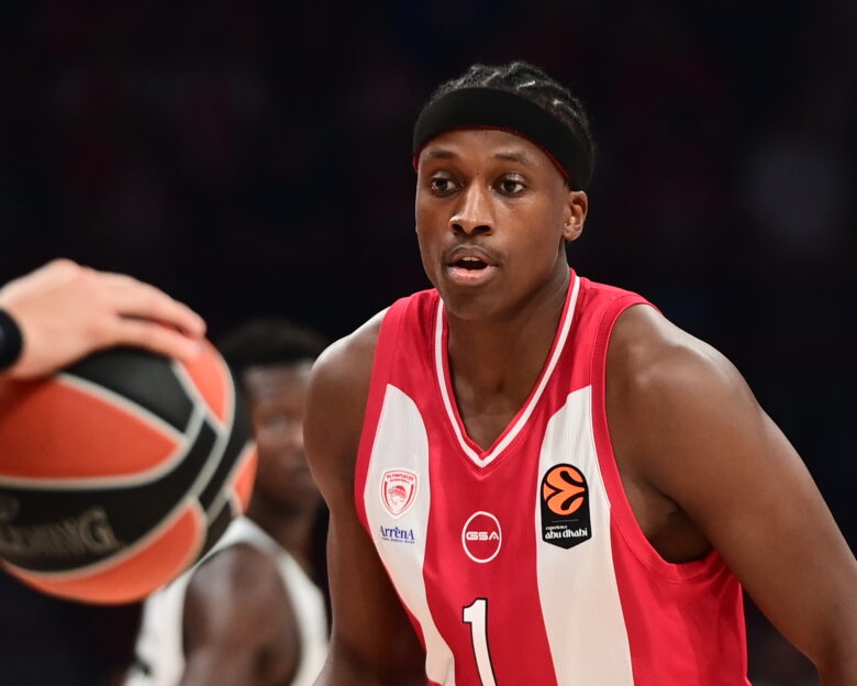 Ολυμπιακός: Μέσα ο Νιλικίνα με Παρί, πρόβλημα με Γουόρντ