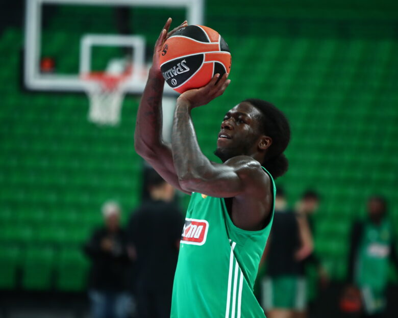 Παναθηναϊκός: Ο Κέντρικ Ναν με νέο κούρεμα στην προπόνηση για το παιχνίδι με την Dubai BC