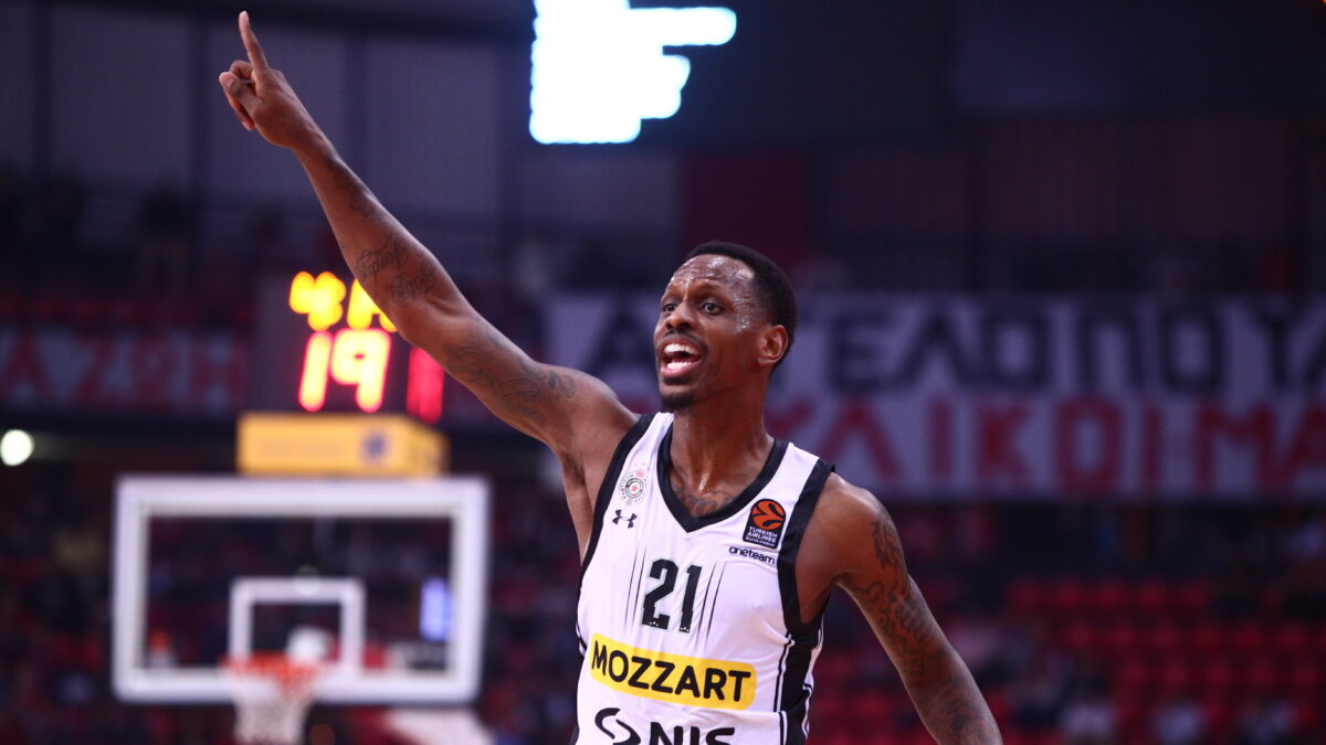 Τζέιμς Νάναλι