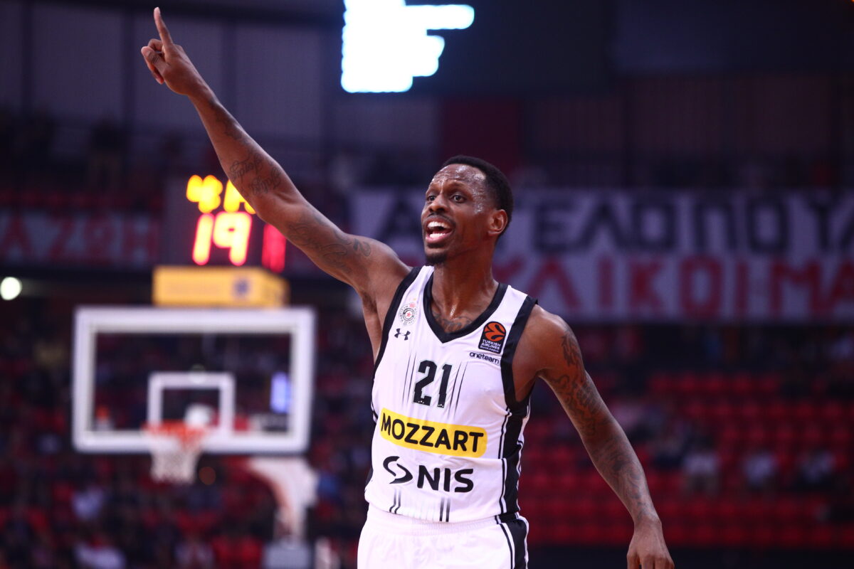 Τζέιμς Νάναλι