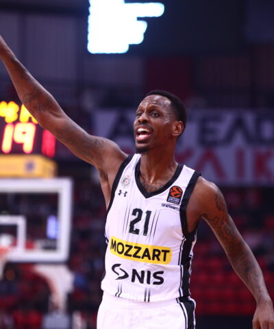 Τζέιμς Νάναλι