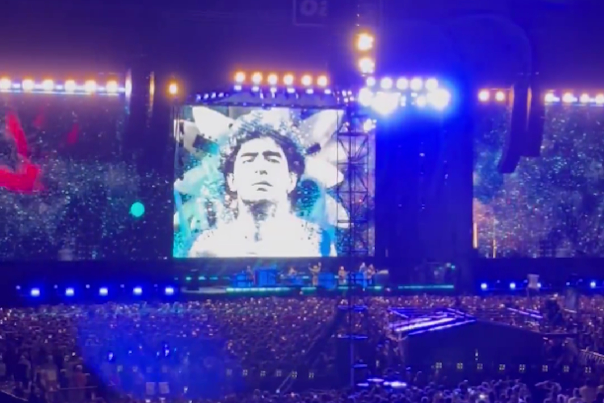 Οι Oasis έδωσαν συναυλία στην Αργεντινή και τίμησαν του Ντιέγκο Μαραντόνα