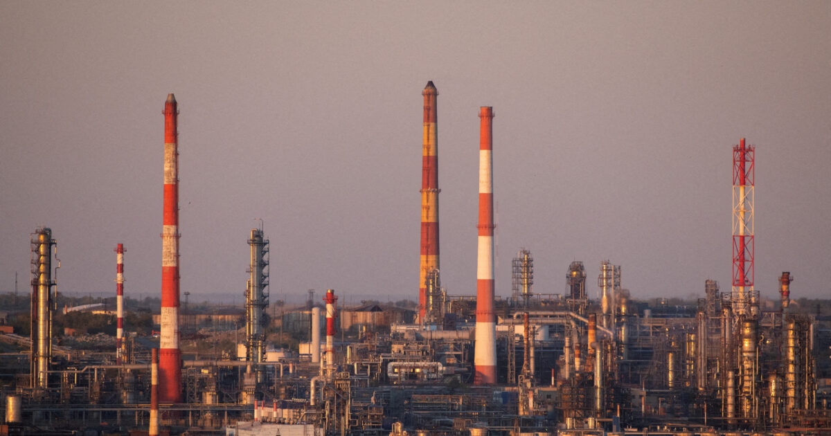 What does the start of American sanctions on Russian imports mean for the global oil market