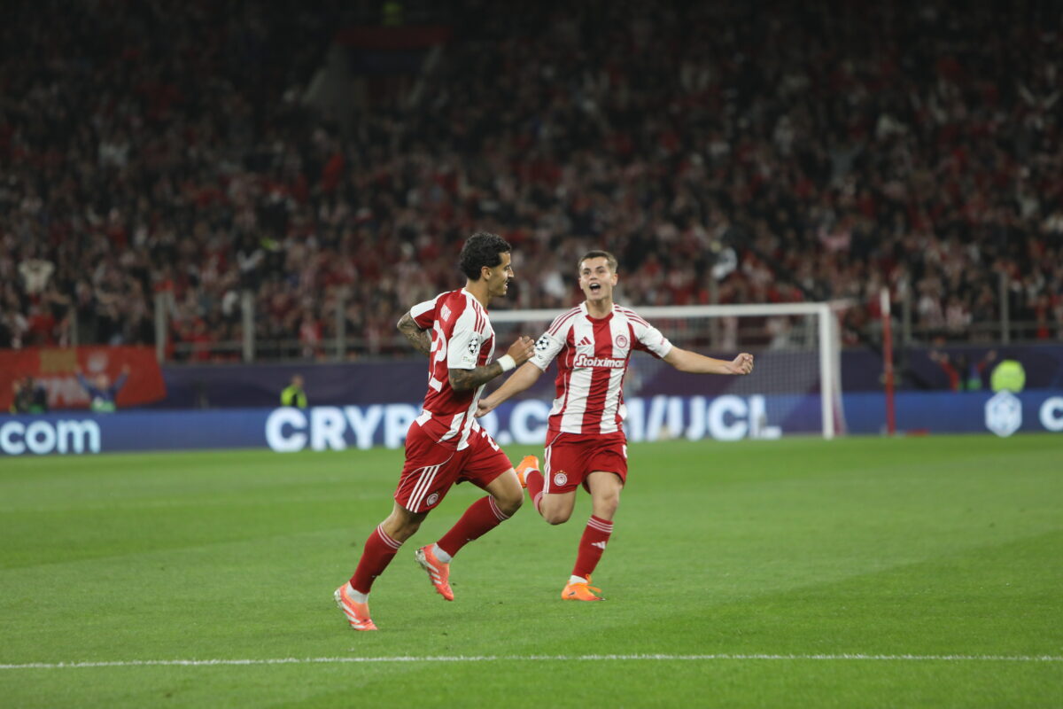 Οι παίκτες του Ολυμπιακού πανηγυρίζουν κόντρα στη Ρεάλ Μαδρίτης (ΜΙΚΑΕΛΑ ΤΣΟΡΜΠΑΤΖΙΔΟΥ