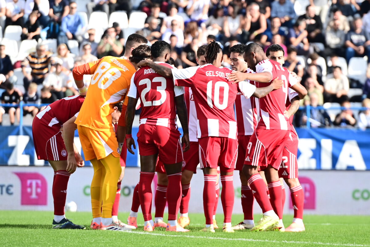 Οι παίκτες του Ολυμπιακού στη Νεάπολη (ΓΙΩΡΓΟΣ ΜΑΤΘΑΙΟΣ