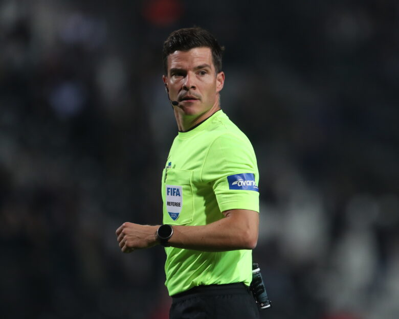 Ο Γερμανός Όσμερς σφυρίζει το ΑΕΚ – Άρης: Οι διαιτητές των αγώνων της 11ης αγωνιστικής της Super League