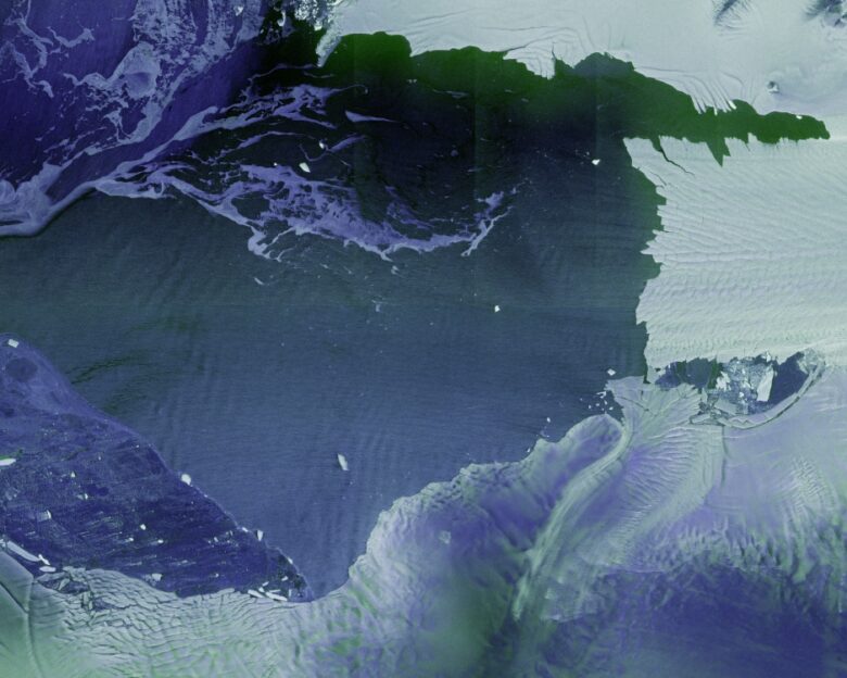 Ο δορυφόρος Copernicus Sentinel-1D έστειλε τις πρώτες εικόνες υψηλής ανάλυσης: Δείτε τους παγετώνες Thwaites και Pine Island