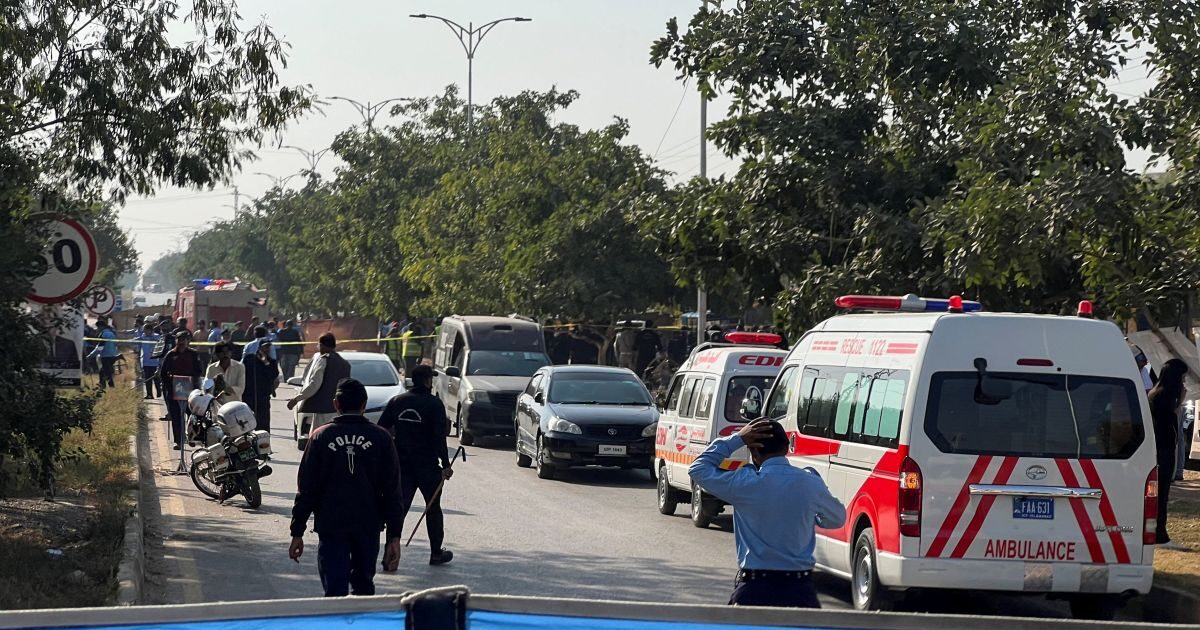 Pakistan: Car bomb explodes outside court in Islamabad – 12 dead and 27 injured