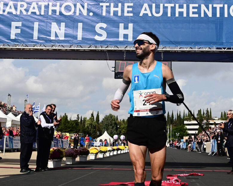 Παναγιώτης Καραΐσκος: Τιμητική υποτροφία της ΕΟΕ στον νικητή του Μαραθωνίου της Αθήνας