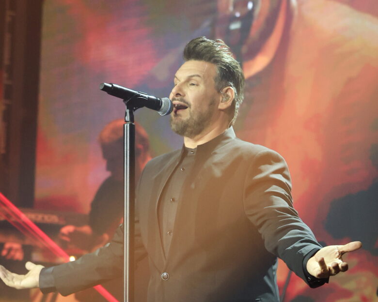 Πάνος Κιάμος: Πένθος για τον τραγουδιστή – Πέθανε η μητέρα του