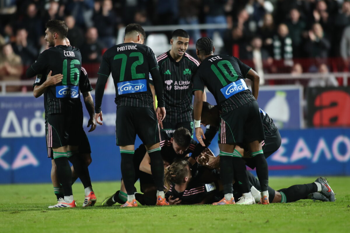 Οι πάικτες του Παναθηναϊκού πανηγυρίζουν στις Σέρρες  (ΒΑΣΙΛΗΣ ΒΕΡΒΕΡΙΔΗΣ