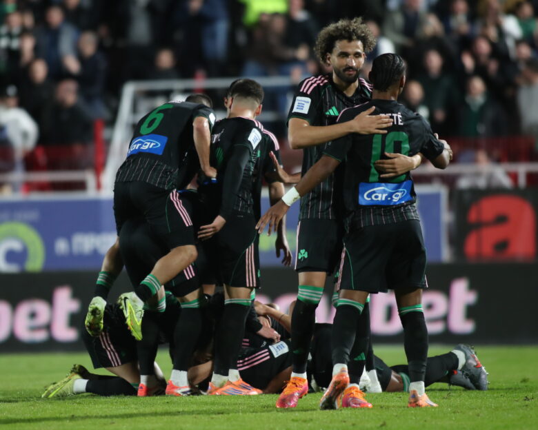 Οι πάικτες του Παναθηναϊκού πανηγυρίζουν στις Σέρρες (ΒΑΣΙΛΗΣ ΒΕΡΒΕΡΙΔΗΣ