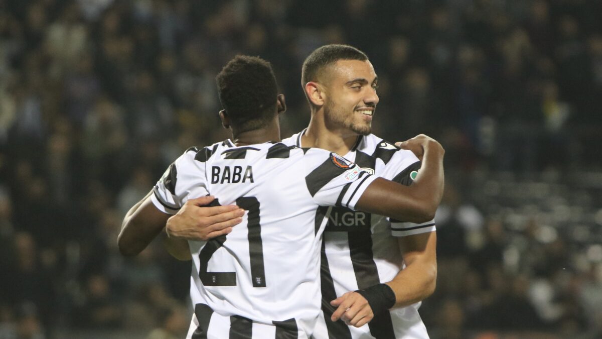 Γιακουμάκης και Μπάμπα πανηγυρίζουν κόντρα στη Γιουνγκ Μπόις (ΜΙΚΑΕΛΑ ΤΣΟΡΜΠΑΤΖΙΔΟΥ