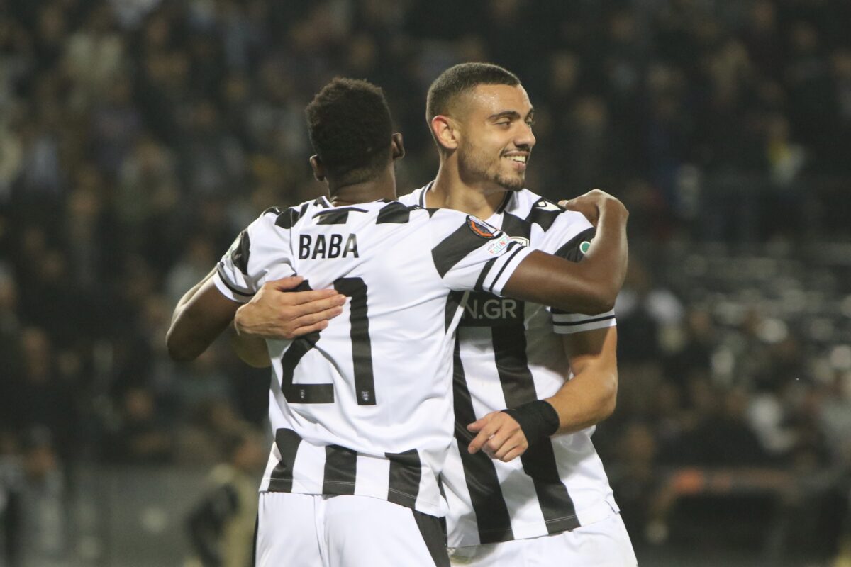 Γιακουμάκης και Μπάμπα πανηγυρίζουν κόντρα στη Γιουνγκ Μπόις (ΜΙΚΑΕΛΑ ΤΣΟΡΜΠΑΤΖΙΔΟΥ