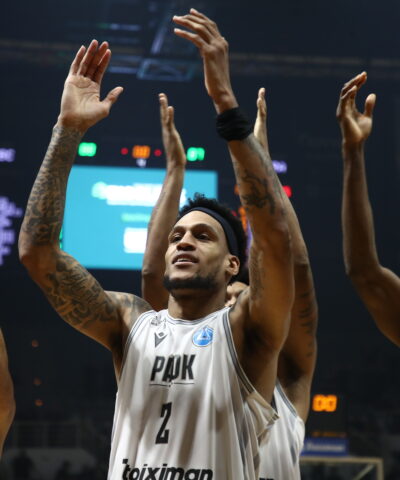 Οι παίκτες του ΠΑΟΚ πανηγυρίζουν στην Πυλαία (ΝΑΣΟΣ ΣΙΜΟΠΟΥΛΟΣ