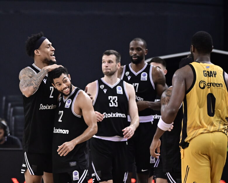 ΑΕΚ – ΠΑΟΚ 76-78: «Απόδραση» με Μπράουν για τους Θεσσαλονικείς από τη Sunel Arena στην GBL