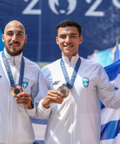 Ο Πέτρος Γκαϊδατζής (δεξιά) στο πλευρό του Αντώνη Παπακωνστανίνου (αριστερά)  (ΦΩΤΟ EUROKINISSI)