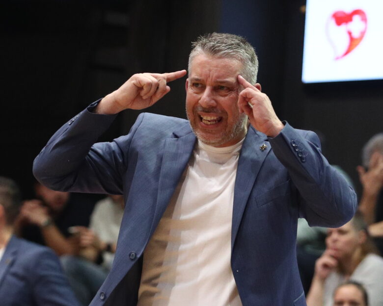 Ξέσπασμα Παπαθεοδώρου: «Παίζεται κουκλοθέατρο στο ελληνικό μπάσκετ, είμαστε μέρος μίας θεατρικής παράστασης»