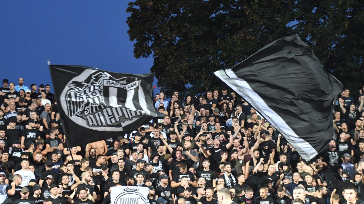 Οπαδοί της Παρτζιάν σε αγώνα της ομάδας μπάσκετ (EUROKINISSI)