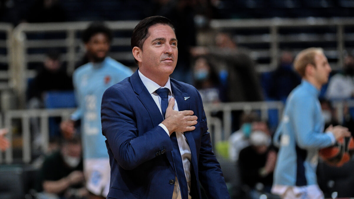 Ο Τσάβι Πασκουάλ σε αγώνα της Ζενίτ (ΑΝΤΩΝΗΣ ΝΙΚΟΛΟΠΟΥΛΟΣ