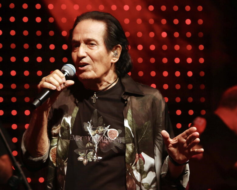 Πασχάλης: «Τα παιδικά μου χρόνια ήταν φτωχικά, αλλά ανέμελα»