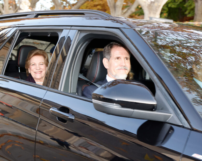 Σύσσωμη η οικογένεια Ντε Γκρες στο παλάτι «Ελ Πάρντο» της Ισπανίας προς τιμήν της βασίλισσας Σοφίας