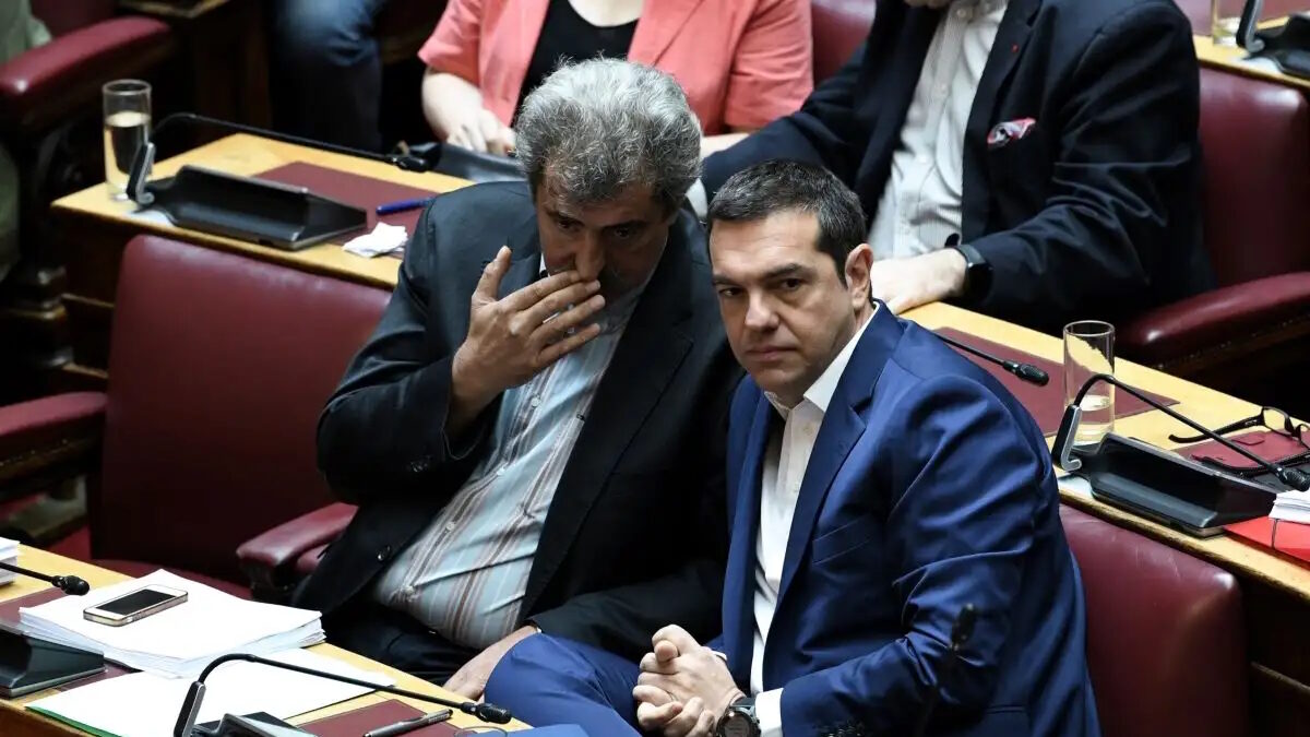 Ο Παύλος Πολάκης με τον Αλέξη Τσίπρα στη Βουλή