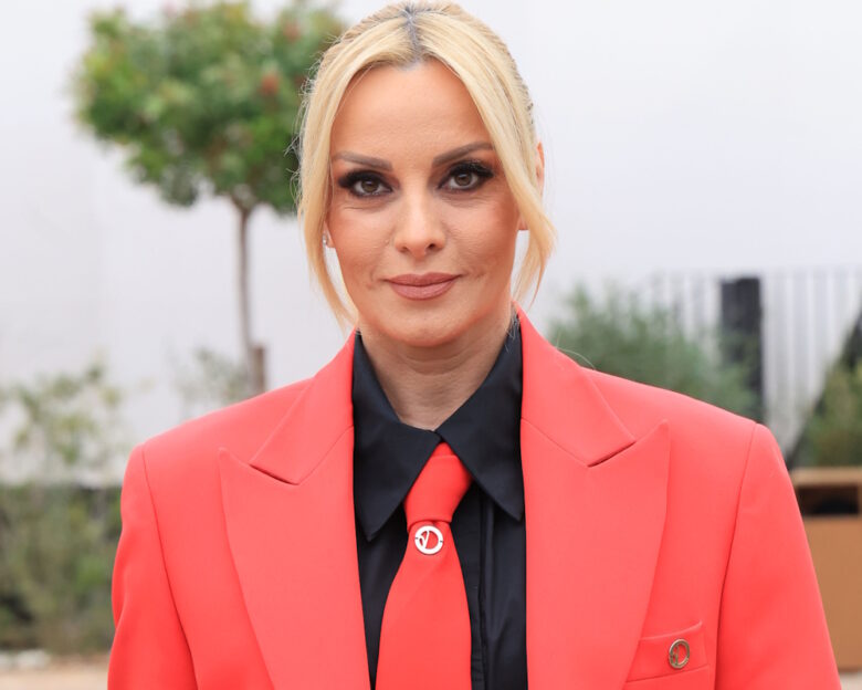 Πέγκυ Ζήνα: «Άκουγα σχόλια από συναδέλφους “πάχυνε, σοβάρεψε” κι ήθελα απλά να φύγω τρέχοντας από τη δουλειά»