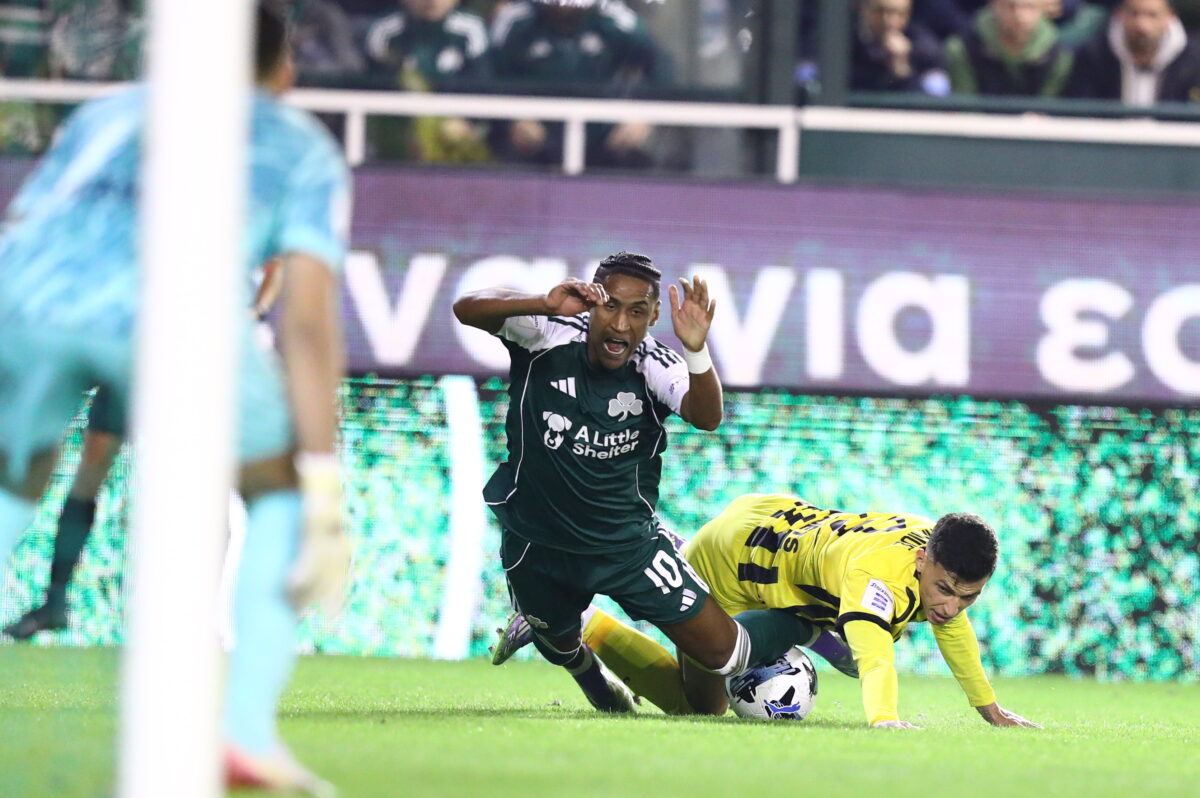 Η φάση του πέναλτι στον Τετέ (ΜΑΡΚΟΣ ΧΟΥΖΟΥΡΗΣ