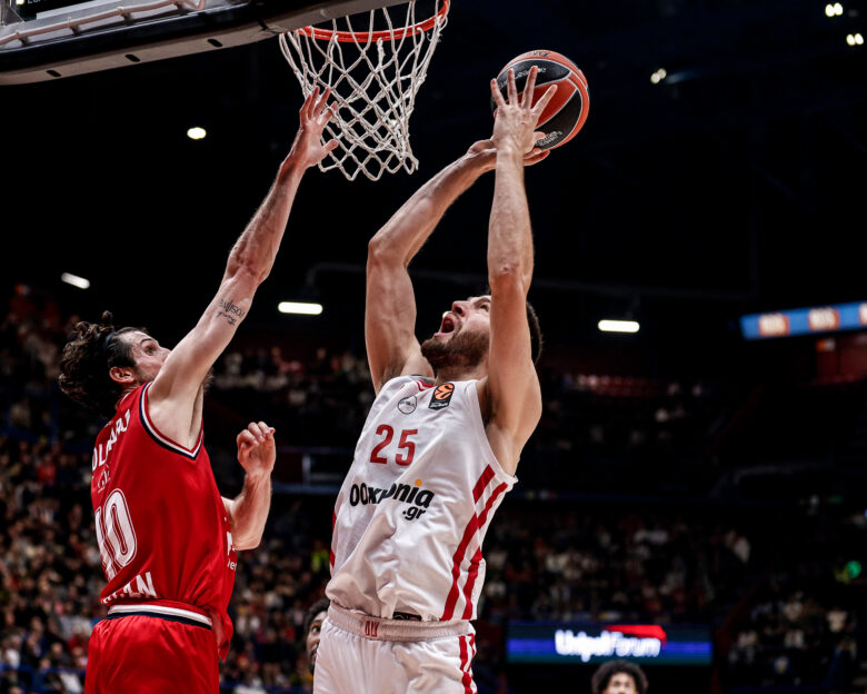 Αρμάνι Μιλάνο – Ολυμπιακός 88-87: Ήττα μετά από φινάλε «θρίλερ» στην Ιταλία για τους Πειραιώτες