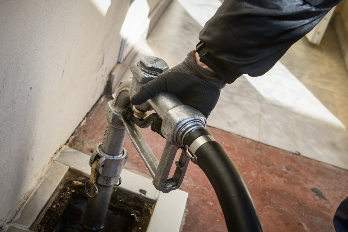 Τροφοδότηση πετρελαίου σε λέβητα