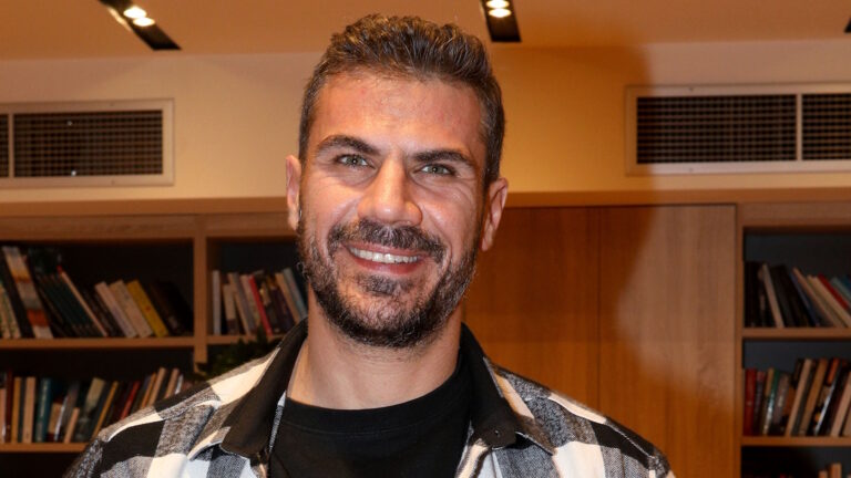 Άκης Πετρετζίκης