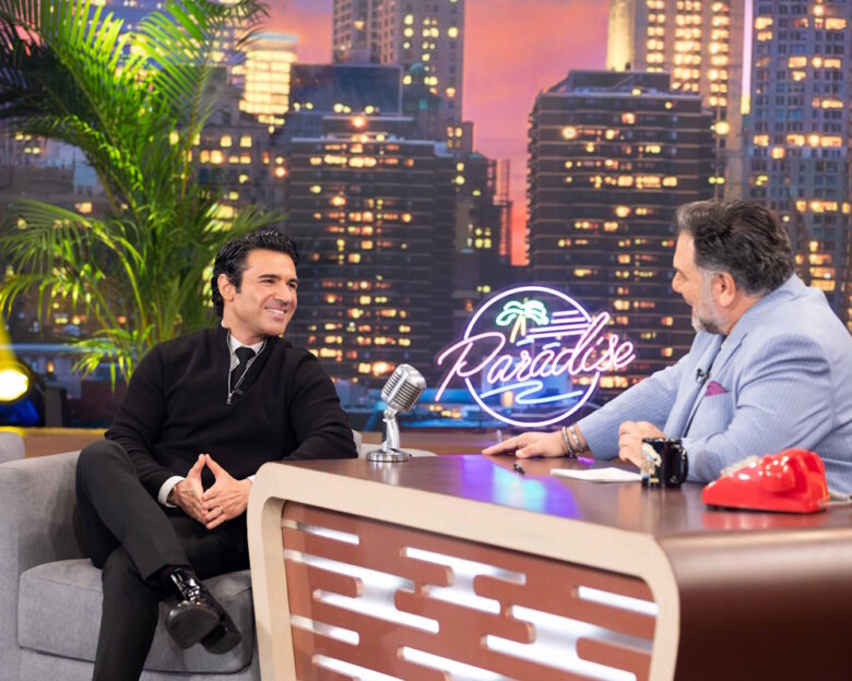 «The 2Night Show» με τον Γρηγόρη Αρναούτογλου – Καλεσμένοι οι Ελένη Τσολάκη και ο Πέτρος Ιακωβίδης