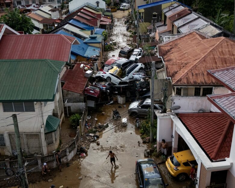 Φιλιππίνες: Δραματικός απολογισμός από το πέρασμα του τυφώνα Καλμάγκι – Πάνω από 90 οι νεκροί