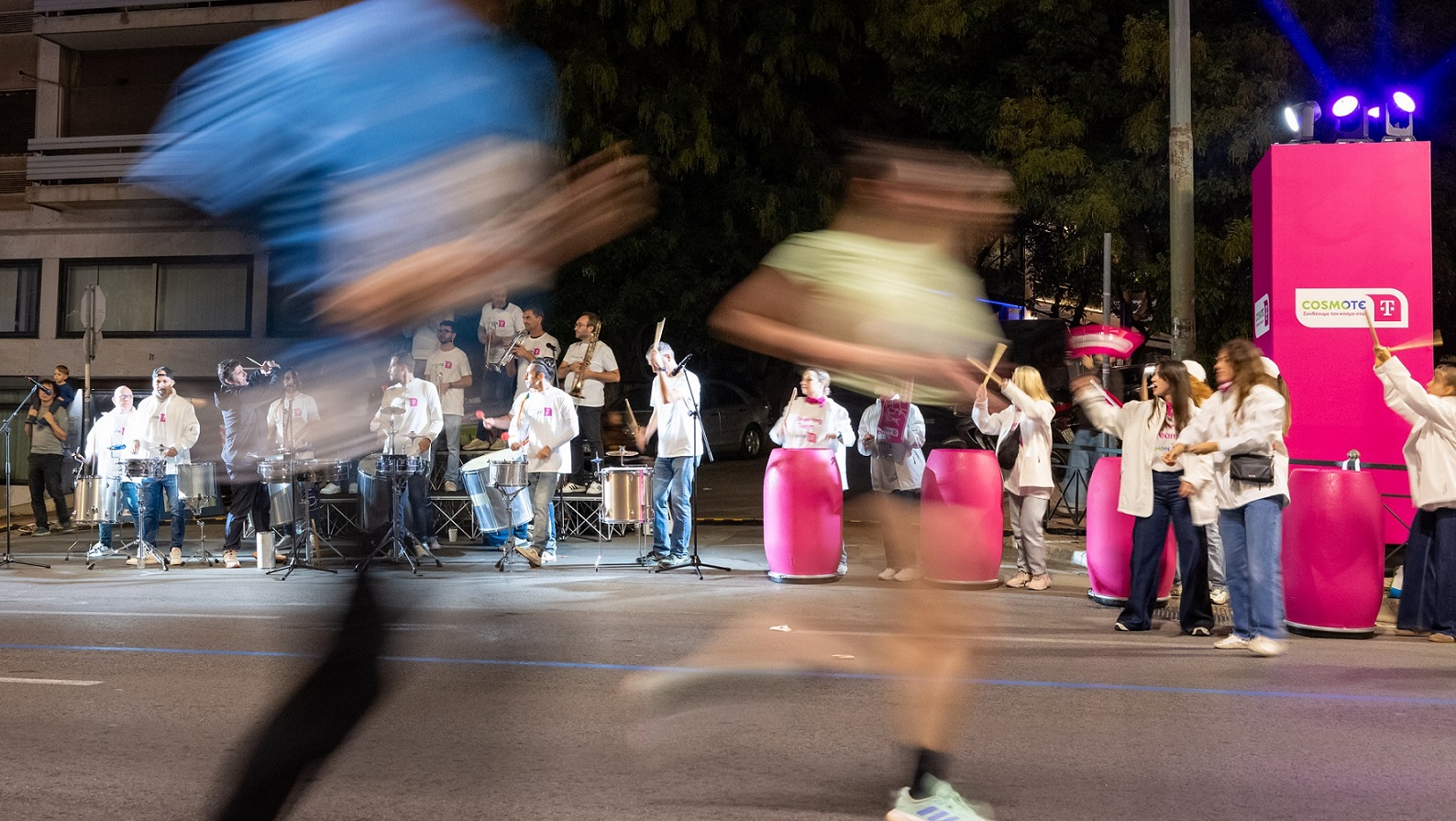 Στιγμιότυπo από τον 42ο Μαραθώνιο της Αθήνας, τον Αυθεντικό