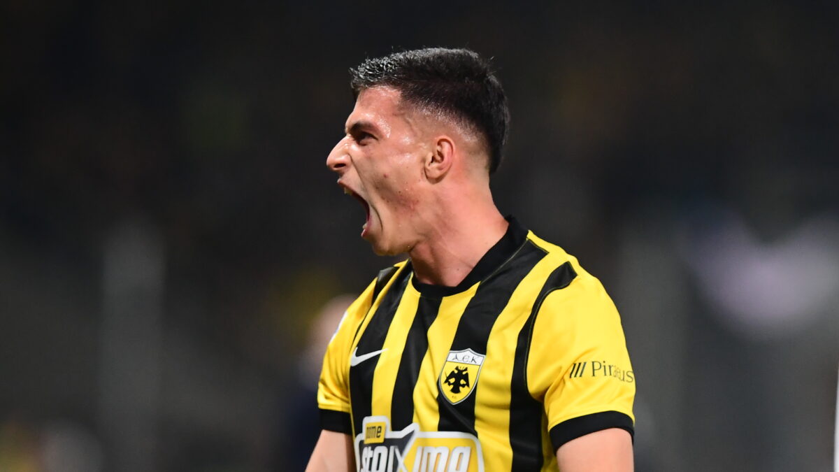 Ο Σταύρος Πήλιος με τη φανέλα της ΑΕΚ (KLODIAN LATO