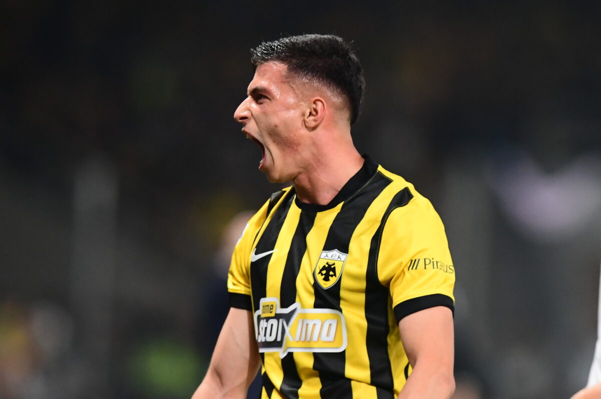 Ο Σταύρος Πήλιος με τη φανέλα της ΑΕΚ (KLODIAN LATO