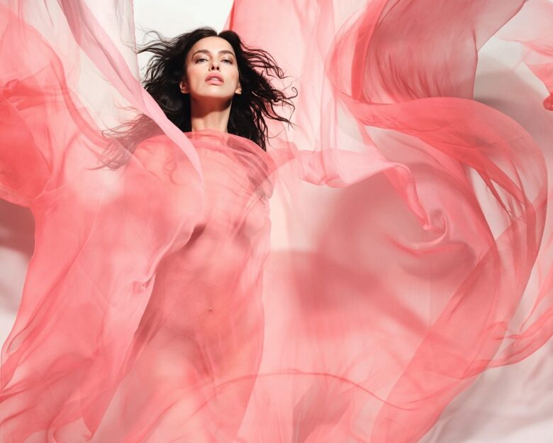 Το Ημερολόγιο Pirelli 2026 σμίγει τη γυναίκα με γη, αέρα, φωτιά και νερό