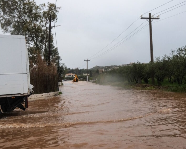 Σοβαρά προβλήματα στη Λέσβο από την κακοκαιρία: Πλημμύρες στη Σκάλα Καλλονής