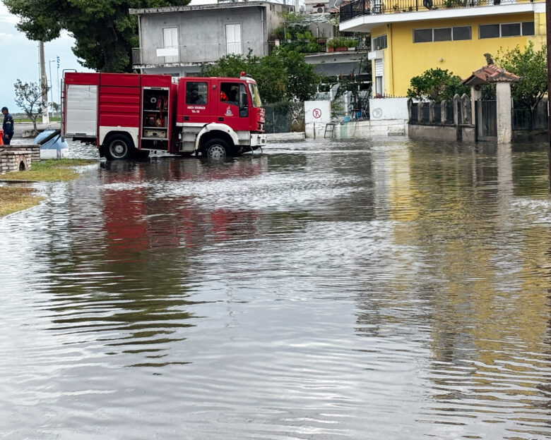 Κακοκαιρία: Κατολισθήσεις στο Ζαγόρι, απεγκλωβισμοί βοσκών και πλημμύρες σε Γιάννενα και Ηγουμενίτσα – Πότε υποχωρούν τα φαινόμενα