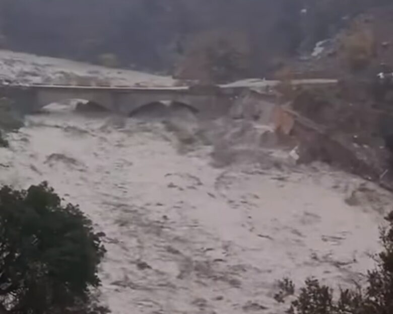 Κακοκαιρία: Πλημμύρισαν τα βόρεια και κεντρικά Τζουμέρκα – Το φαινόμενο «orographic lifting» που «έπνιξε» την βορειοδυτική Ελλάδα