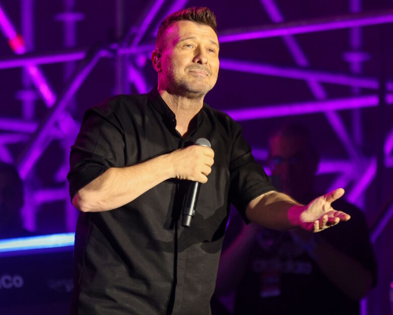 Γιάννης Πλούταρχος: Η stalker του τραγουδιστή ξεσπά – «Είναι λάθος του δικαστηρίου, τώρα στέκει αυτό;»