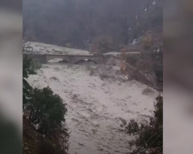 Κακοκαιρία: Βιβλική καταστροφή από τις πλημμύρες σε Ιόνιο και Ήπειρο – «Ποτάμια» οι δρόμοι, κατολισθήσεις και διακοπές ρεύματος