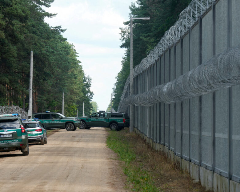 Πολωνία: Στις 17 Νοεμβρίου ανοίγουν ξανά δύο συνοριακές διελεύσεις με τη Λευκορωσία