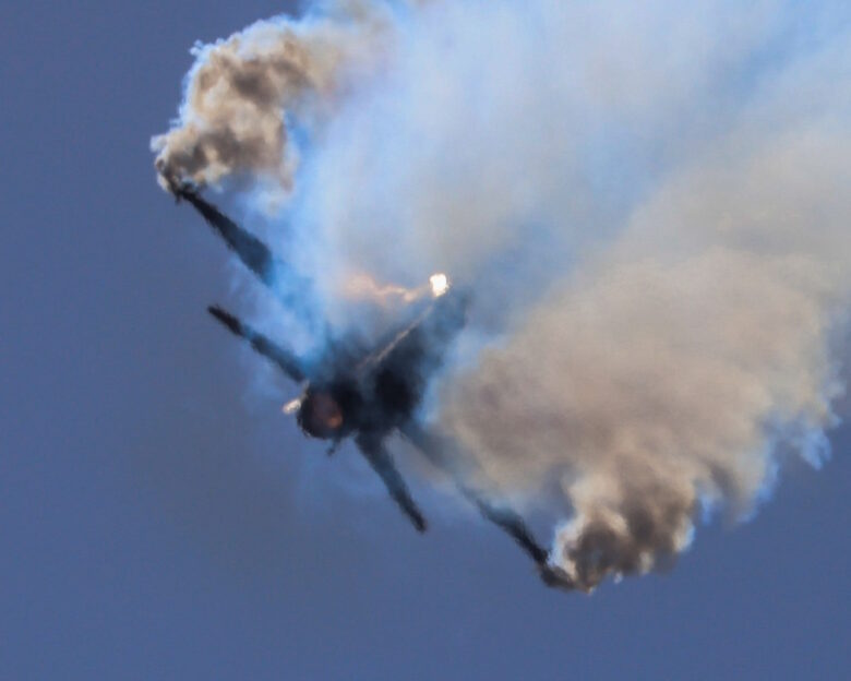 Πολεμική Αεροπορία: «Έκοψαν» την ανάσα μαχητικά αεροσκάφη F-16, F-35, Rafale σε εντυπωσιακή αεροπορική επίδειξη στον Φλοίσβο