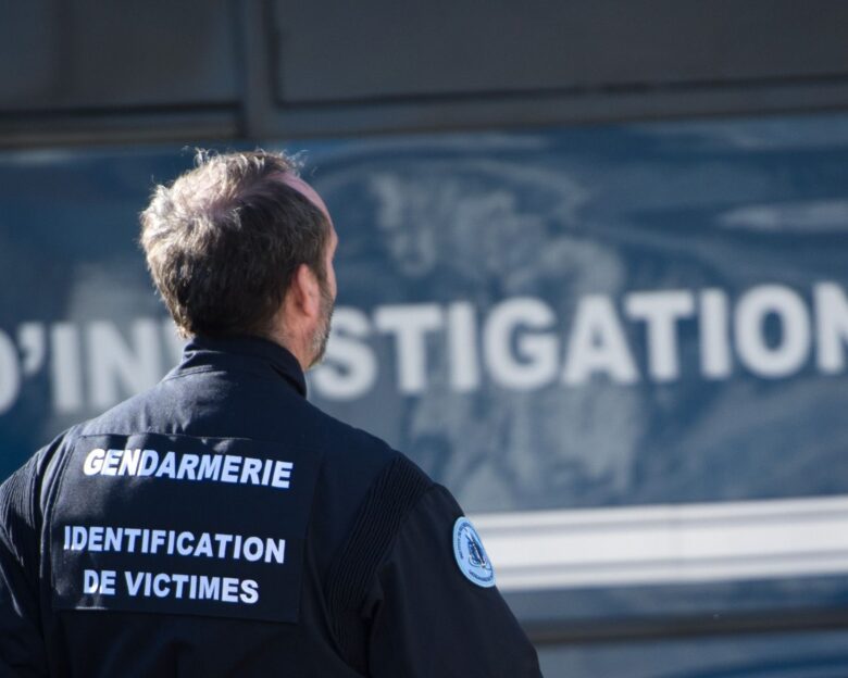 Γαλλία: Αυτοκίνητο έπεσε σε πλήθος στο νησί Ολερόν – Ο οδηγός φώναξε «Αλλάχου Άκμπαρ», 10 τραυματίες