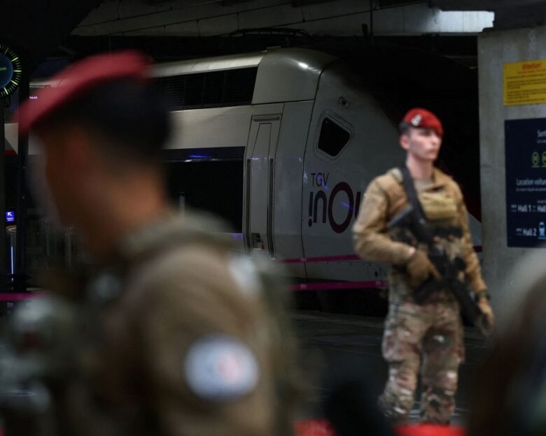 Κατασκοπευτικό θρίλερ στο Παρίσι: Σύλληψη τεσσάρων με ρωσικούς δεσμούς –  Ανάμεσά τους η ιδρύτρια της «SOS Ντονμπάς»