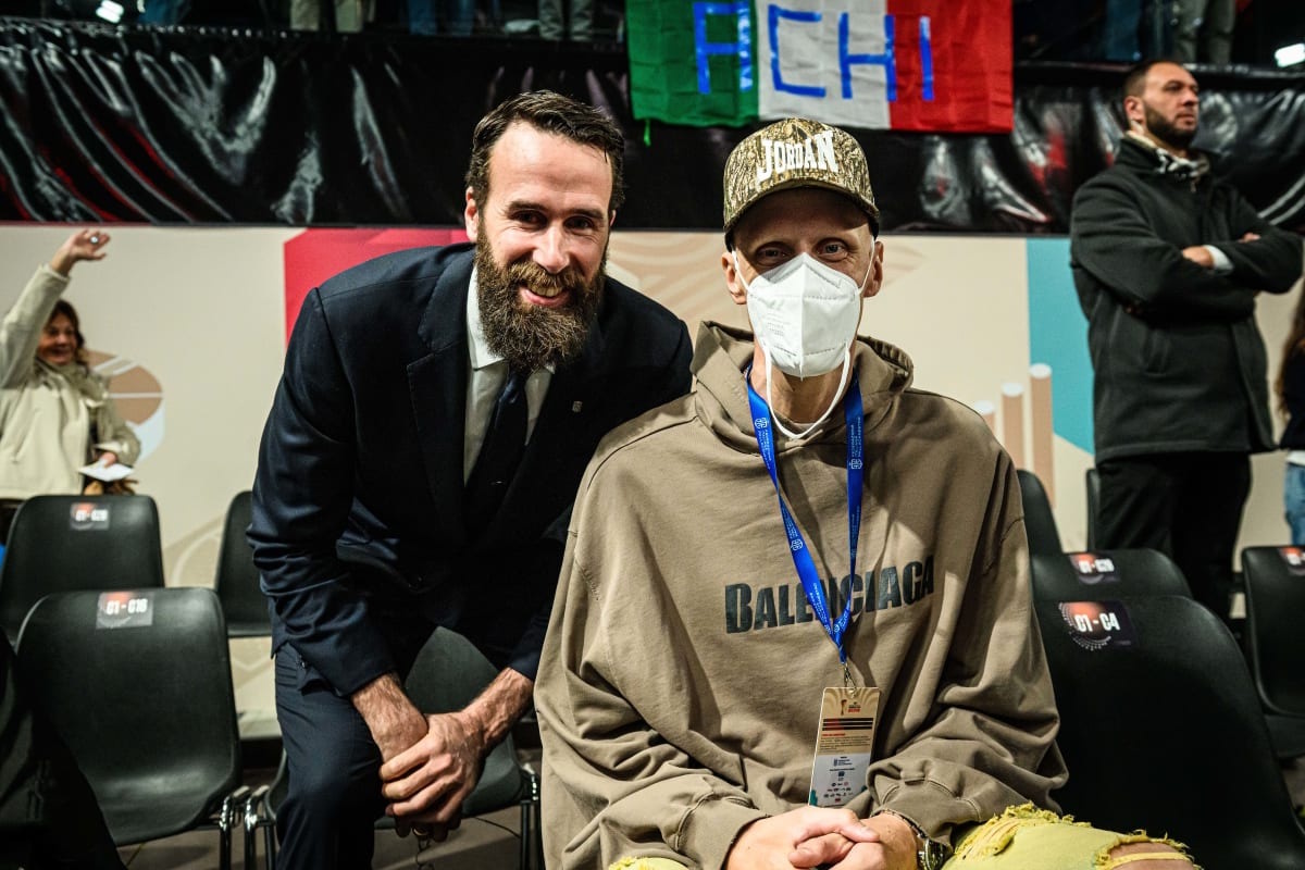 Ο Ακίλε Πολονάρα με τον Τζίτζι Ντατόμε