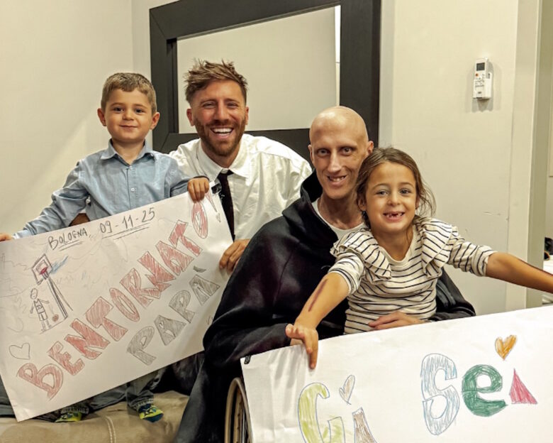 Ακίλε Πολονάρα: Οι συγκλονιστικές στιγμές της επιστροφής στο σπίτι του με δάκρυα χαράς