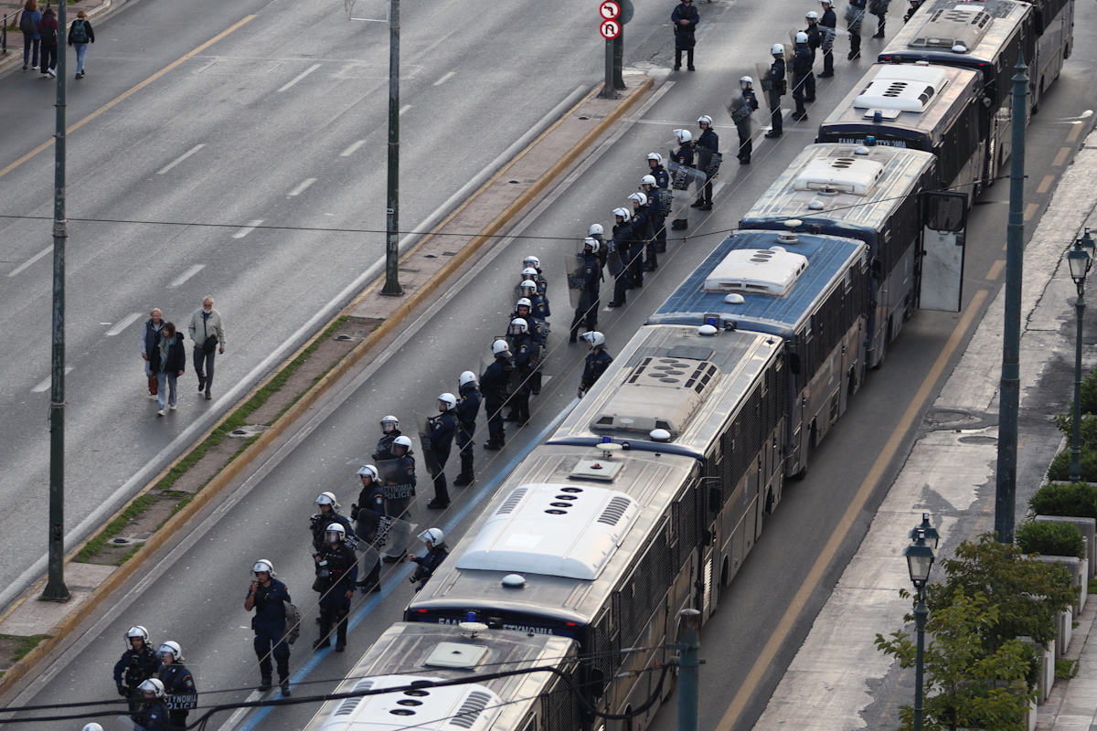 Μέτρα από την Ελληνική Αστυνομία στην αμερικανική πρεσβεία για την 52η επέτειο από την εξέγερση του Πολυτεχνείου, Δευτέρα 17 Νοεμβρίου 2025. (ΓΙΑΝΝΗΣ ΠΑΝΑΓΟΠΟΥΛΟΣ/EUROKINISSI)